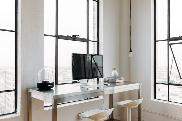 Energy saving tips to set up your home office 
